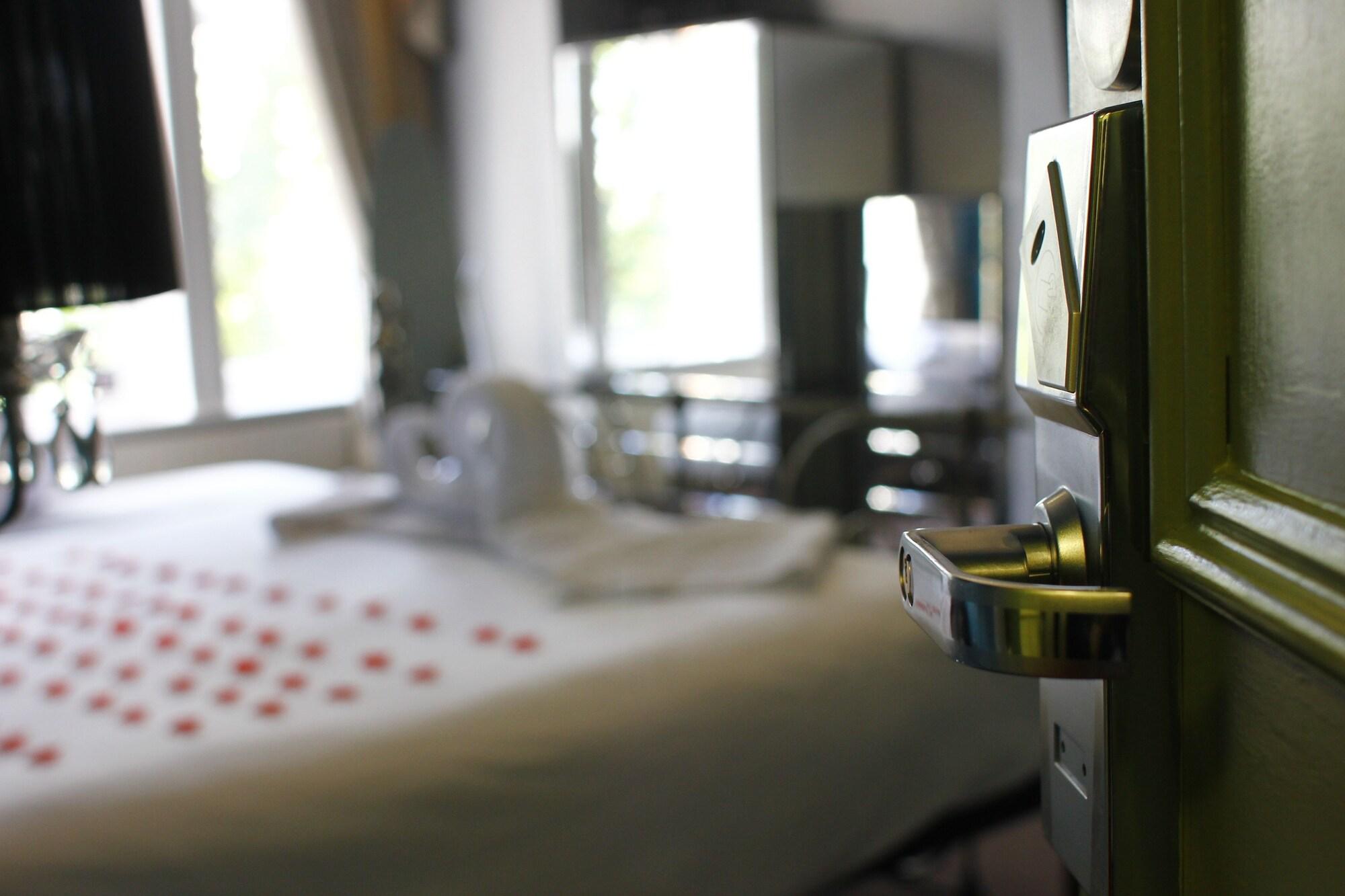 אולדהאם The Victoria Hotel Manchester By Compass Hospitality מראה חיצוני תמונה