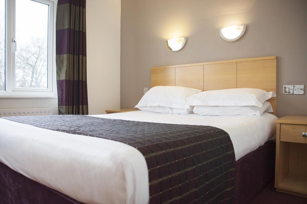 אולדהאם The Victoria Hotel Manchester By Compass Hospitality מראה חיצוני תמונה