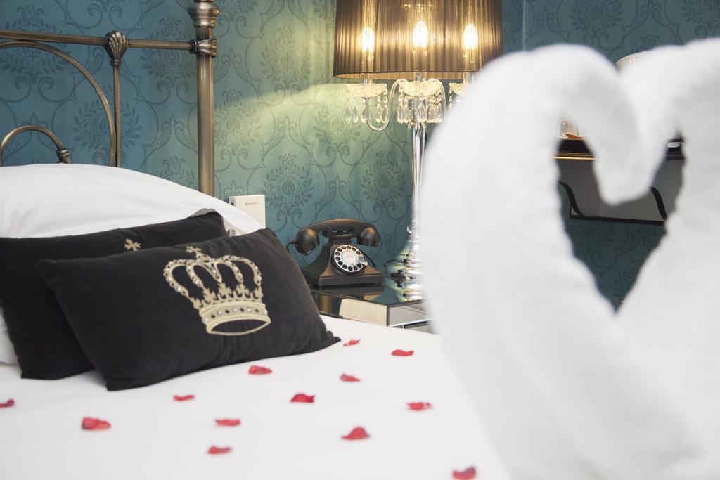 אולדהאם The Victoria Hotel Manchester By Compass Hospitality מראה חיצוני תמונה