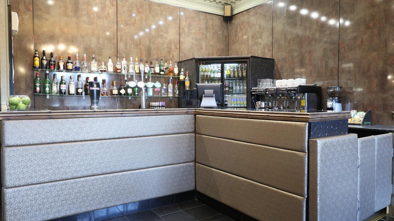 אולדהאם The Victoria Hotel Manchester By Compass Hospitality מראה חיצוני תמונה